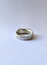 Load image into Gallery viewer, Sand cast signet - size O