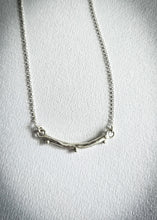 Load image into Gallery viewer, DOTTY - necklace - medium
