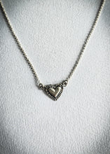 Load image into Gallery viewer, RADIANT HEART - necklace
