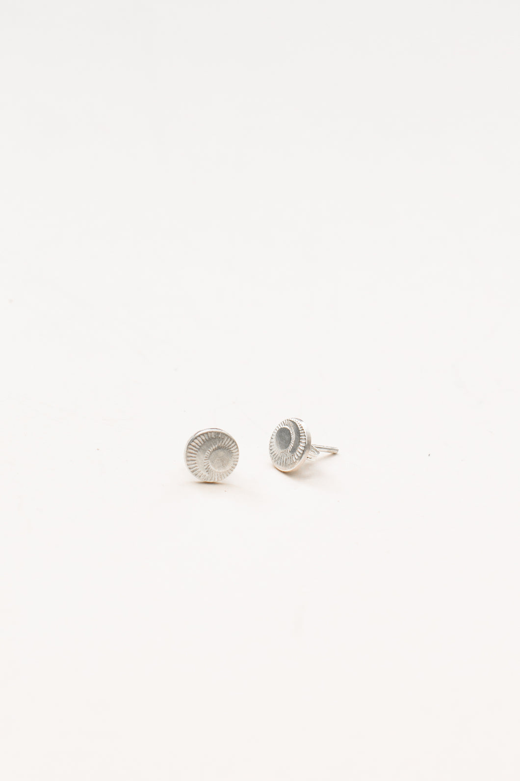 SUN/MOON  stud earrings